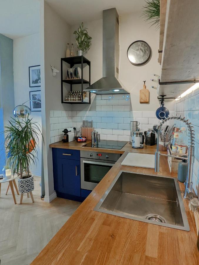Spacious, Mid-Century 1 Bedroom Apartment Quedgeley Экстерьер фото
