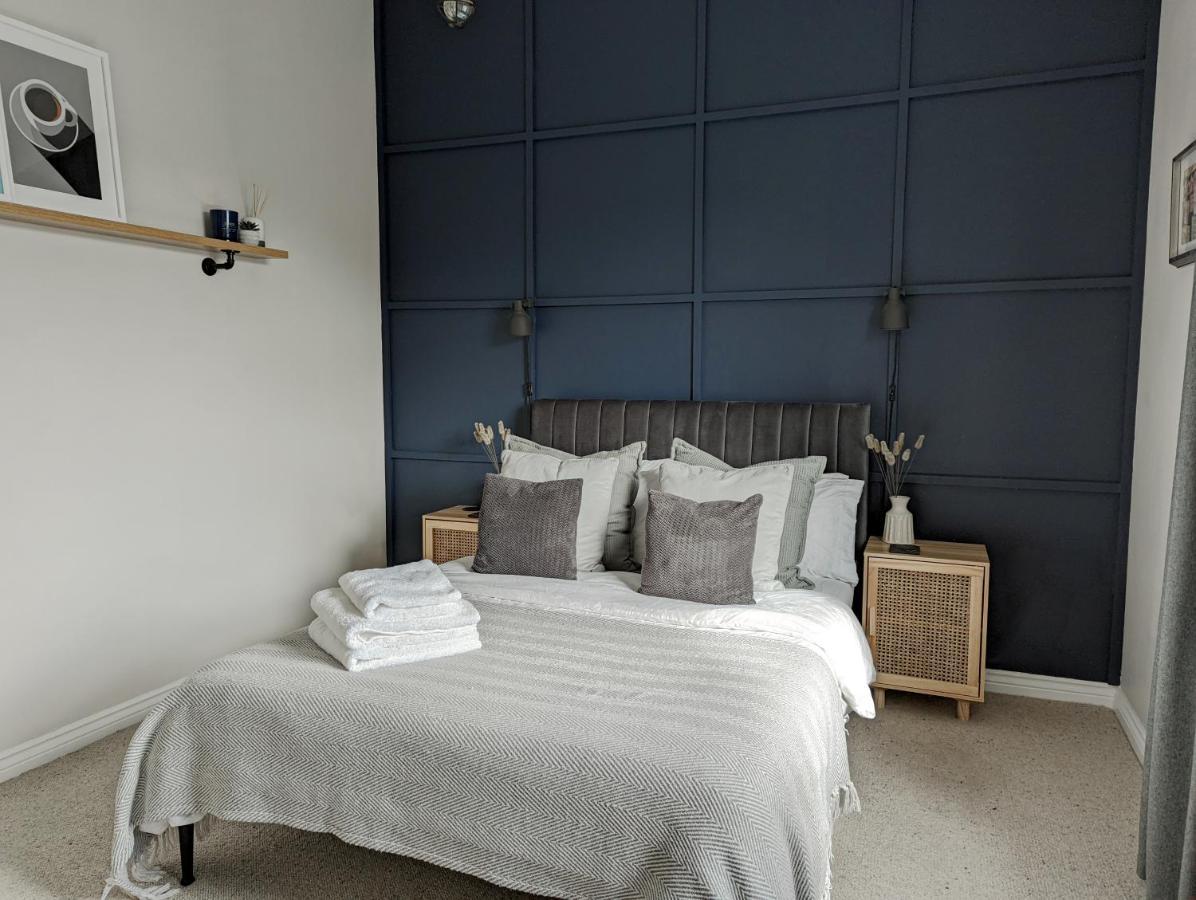 Spacious, Mid-Century 1 Bedroom Apartment Quedgeley Экстерьер фото