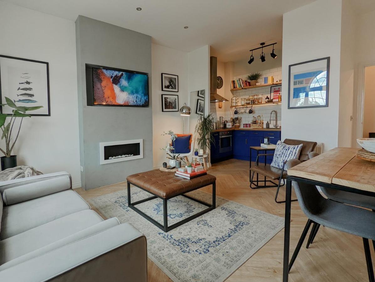 Spacious, Mid-Century 1 Bedroom Apartment Quedgeley Экстерьер фото