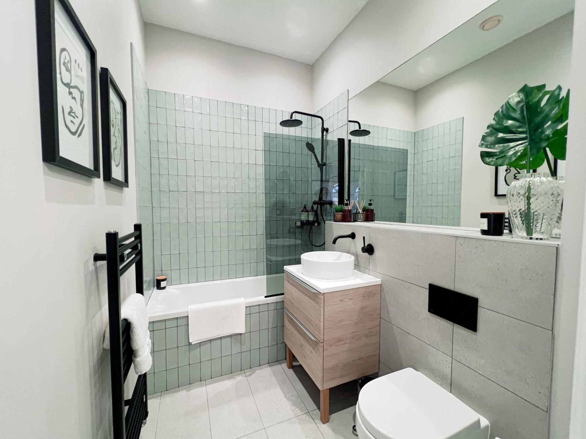 Spacious, Mid-Century 1 Bedroom Apartment Quedgeley Экстерьер фото